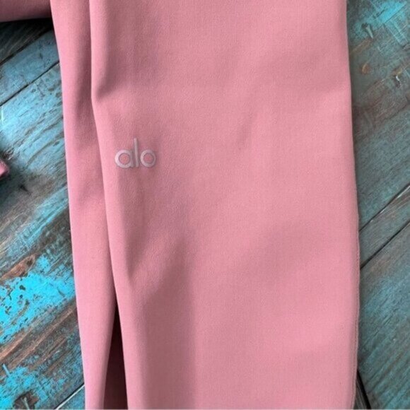 Alo High-Waist Ripped Warrior Legging Size Medium Activewear Yoga Sporty - Picture 8 of 9